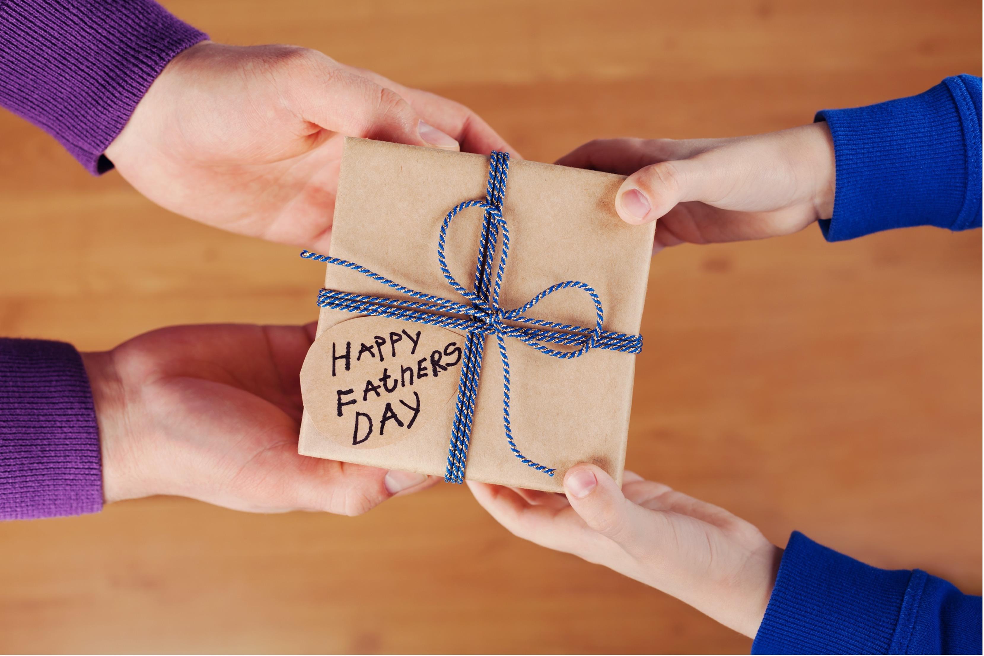 Top Father's Day Scam Websites_20220516_feature