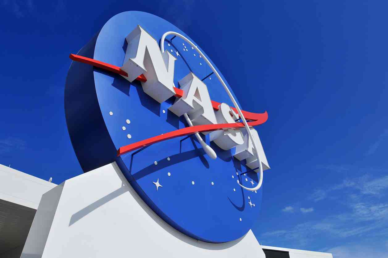 Is NASA Sending Nude Pics Into Space? Top 3 Rumors of the Week