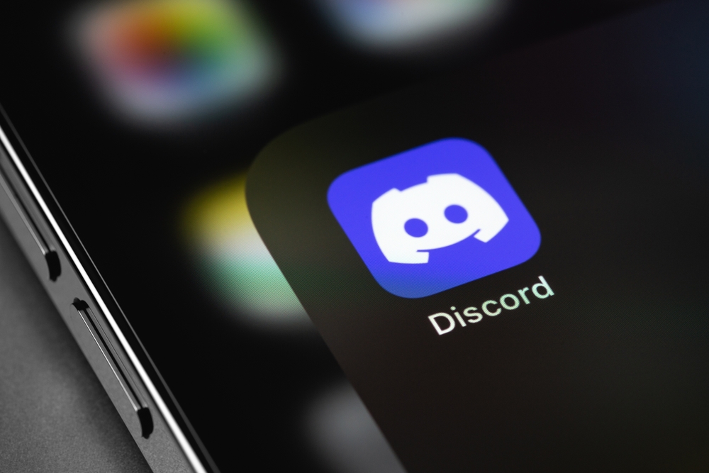 Join this server to enter a x5 $9.99 Discord Nitro Giveaway SCAM (PLEASE  FLOOD!) - Crypto Scam - Scammer Info