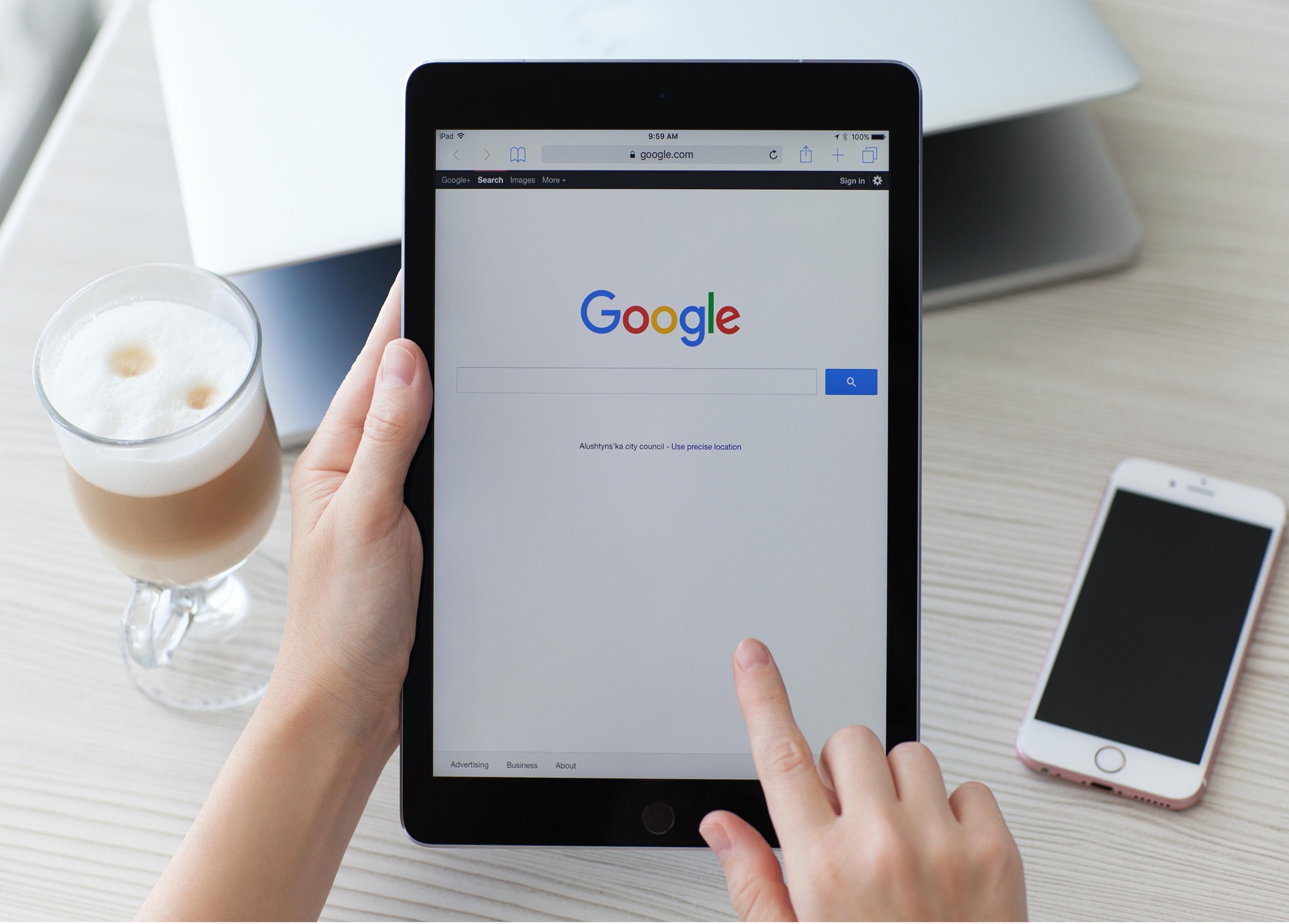 How to Block Ads & Pop Ups on iPhone and iPad_Feature_20220429